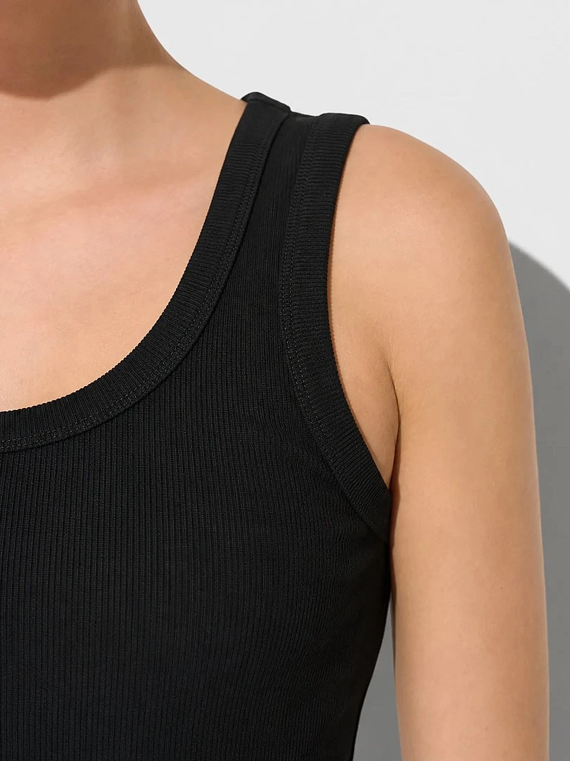 tanktop-dames-katoen-joni-black-3-bewerkt.webp