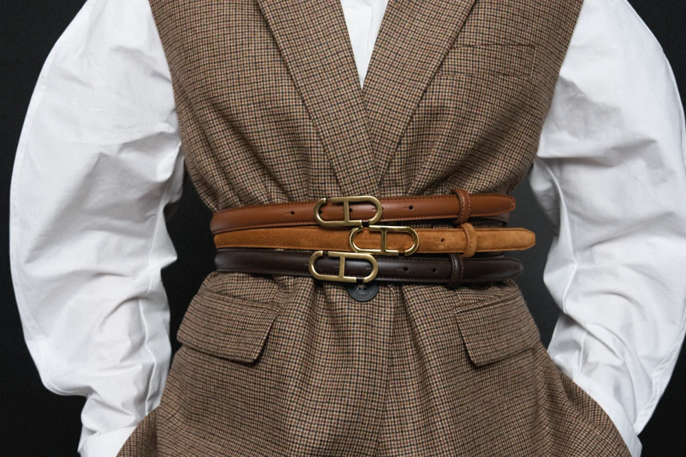 Trophy-Gürtel aus Leder und Wildleder – Damenmode – Janice