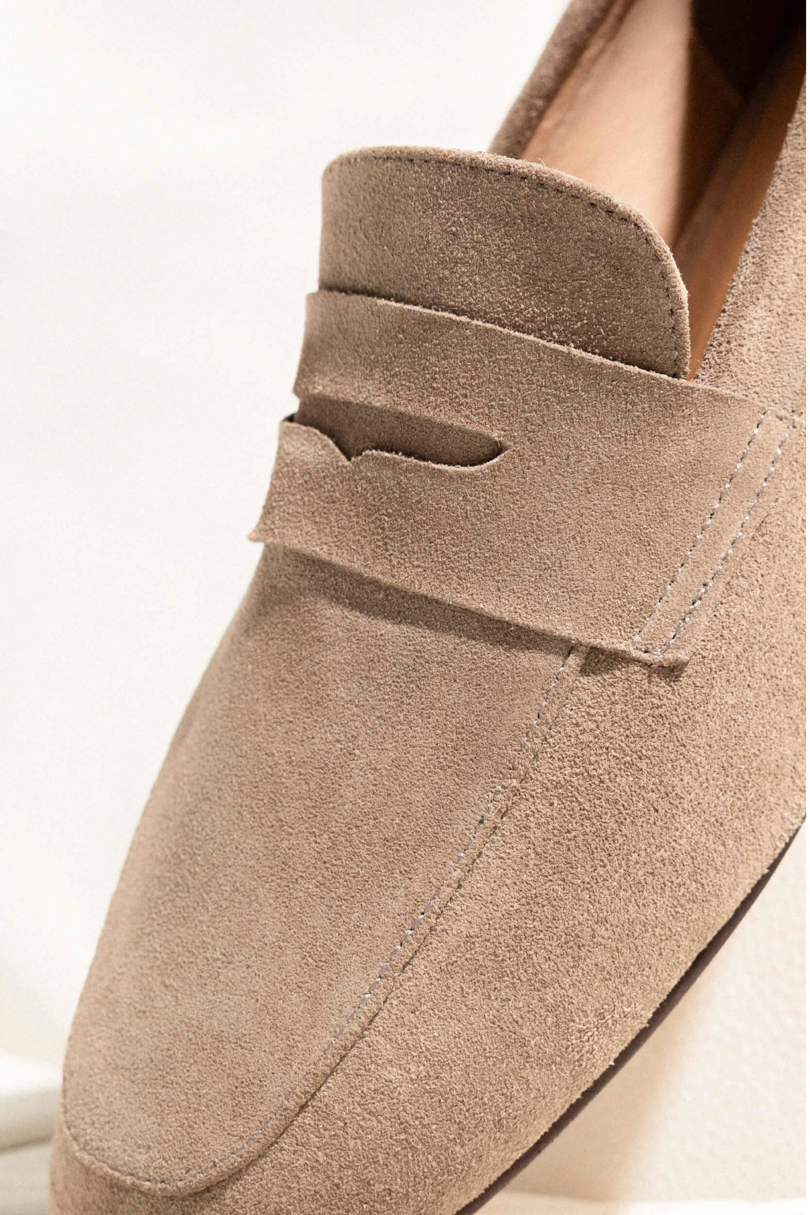 Loafer für Damen aus Wildleder, Modell Burt, Farbe Taupe