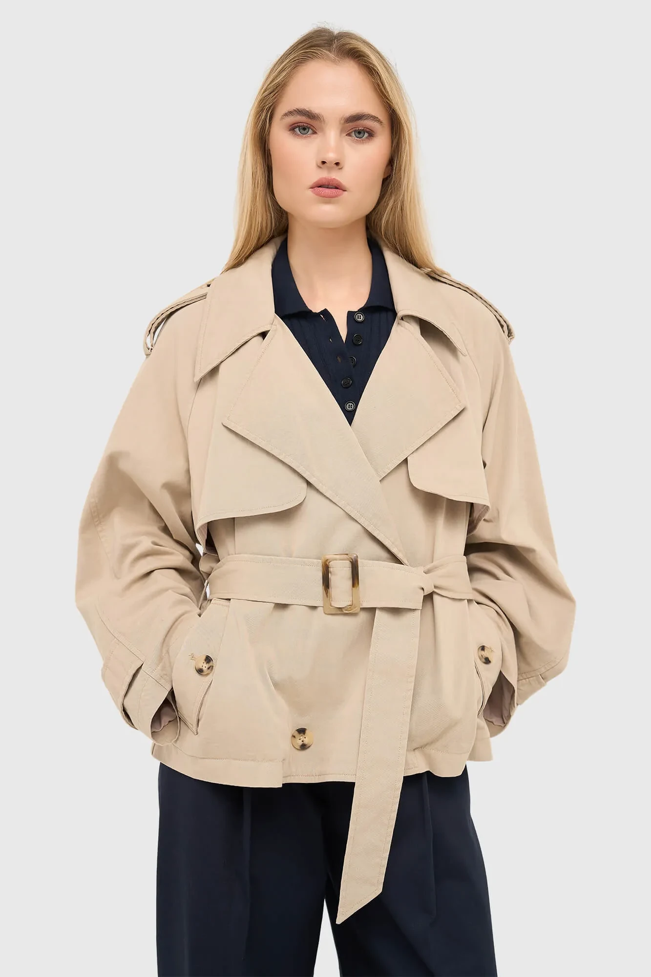 Beiger kurzer Trenchcoat Cayden