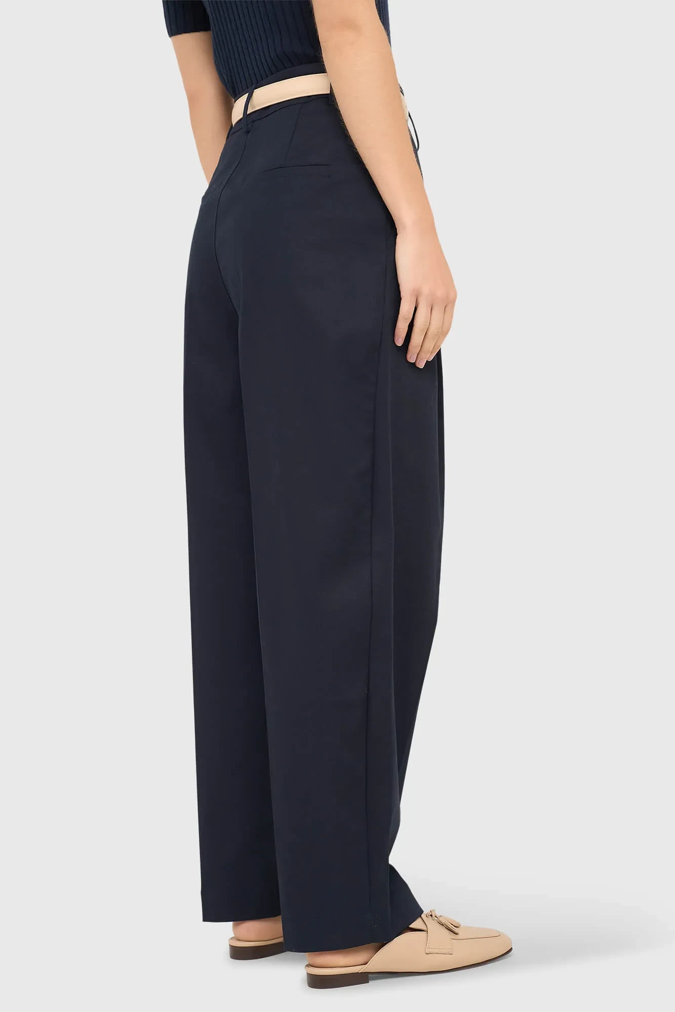 Blaue Paperbag-Hose aus Baumwolle mit Seitentaschen, Barrel-Schnitt, Balti