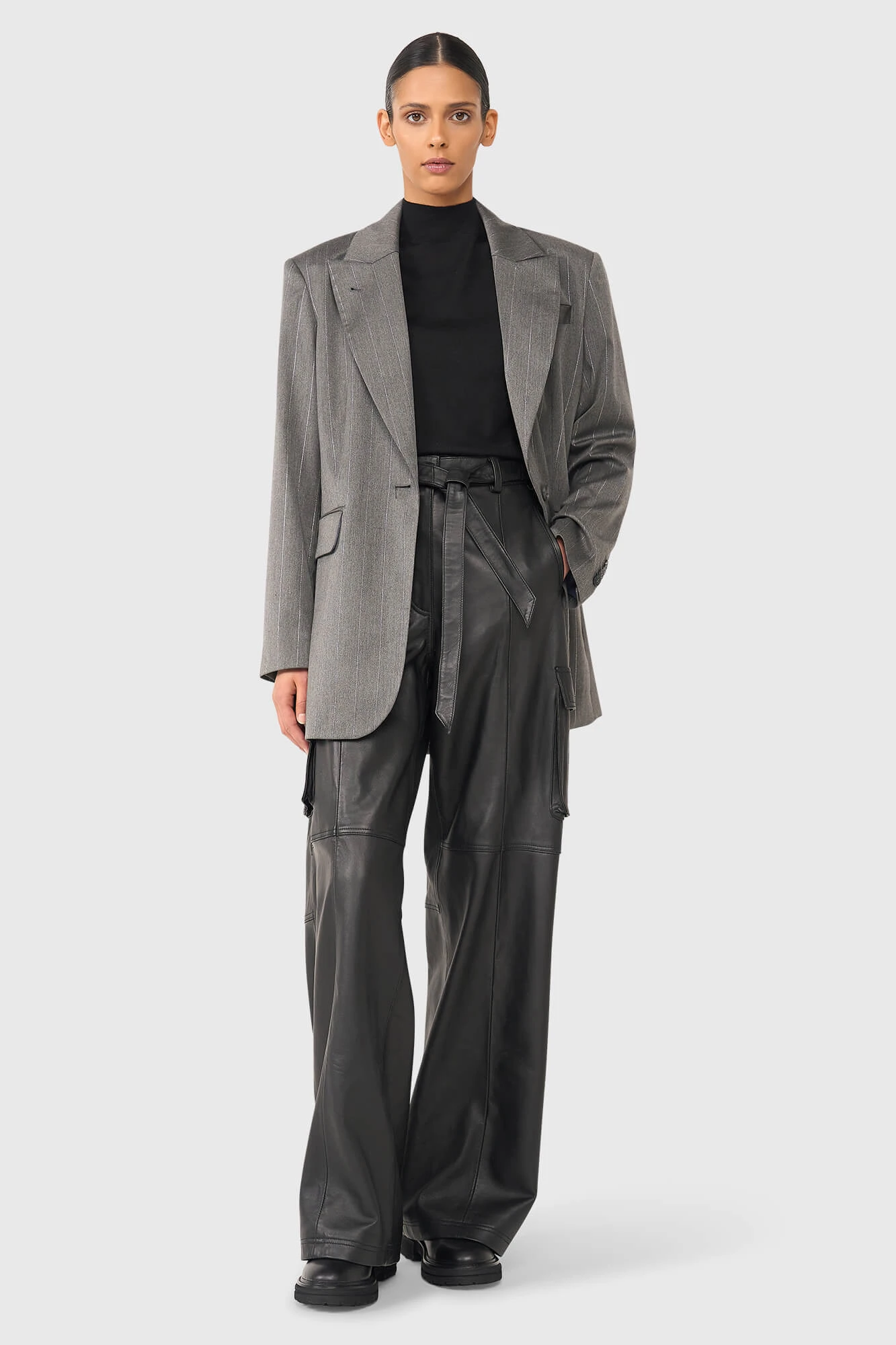 Hank Grau Gestreift Lurex
