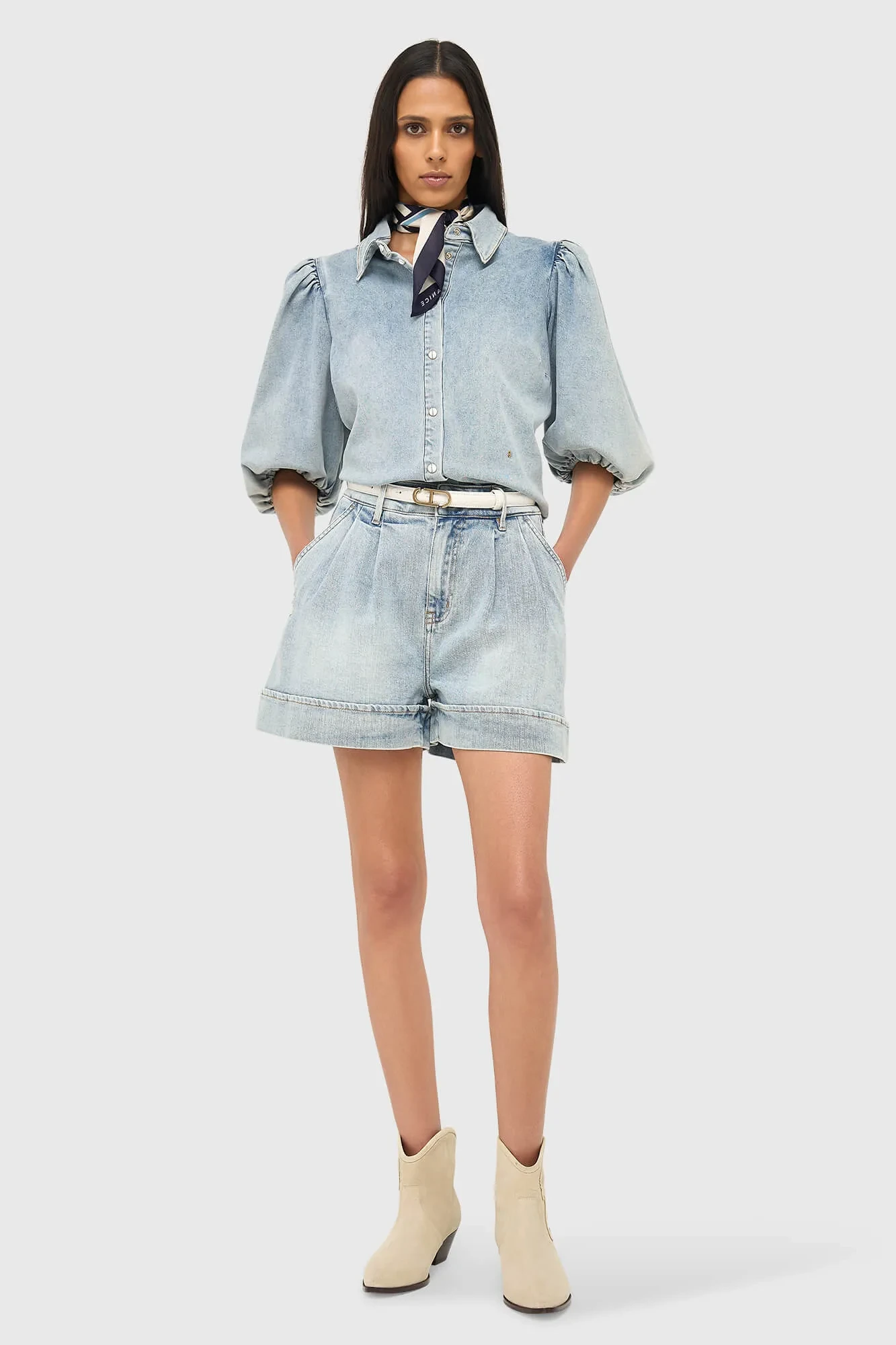 Damenbluse aus Denim mit Puffärmeln Lars 565