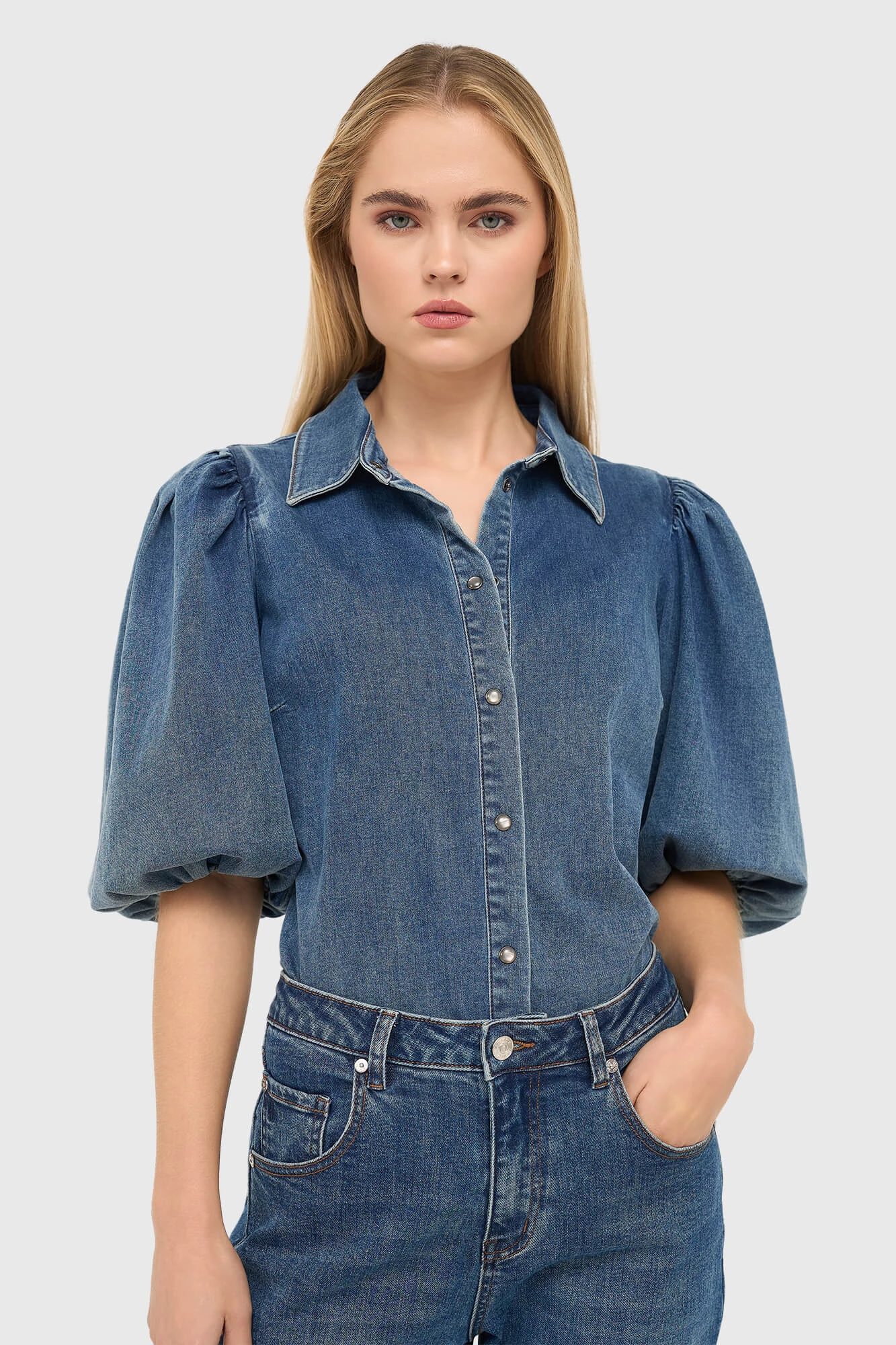 Damenbluse aus Denim mit Puffärmeln Lars 932