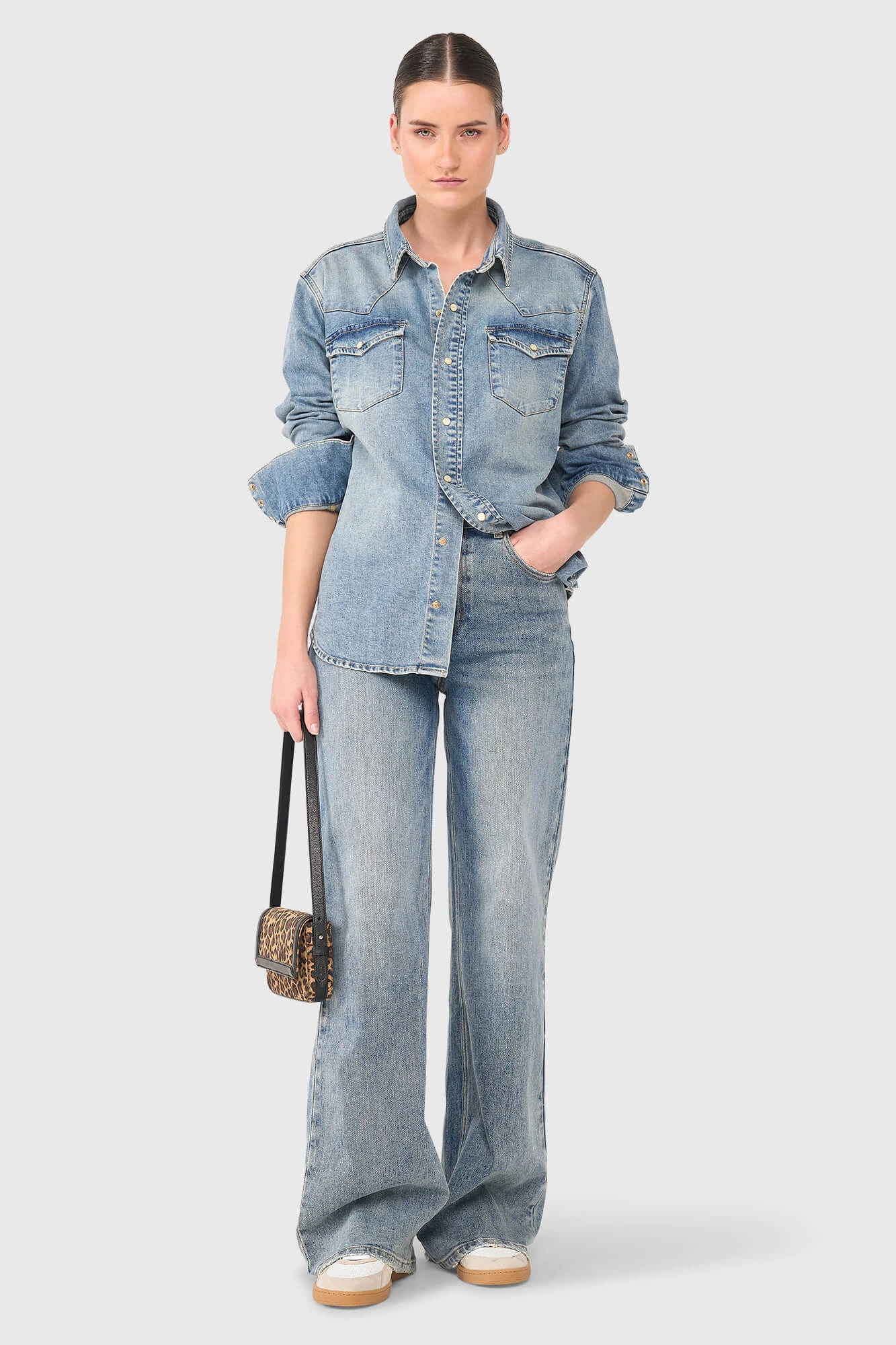 Levi Blauw 328