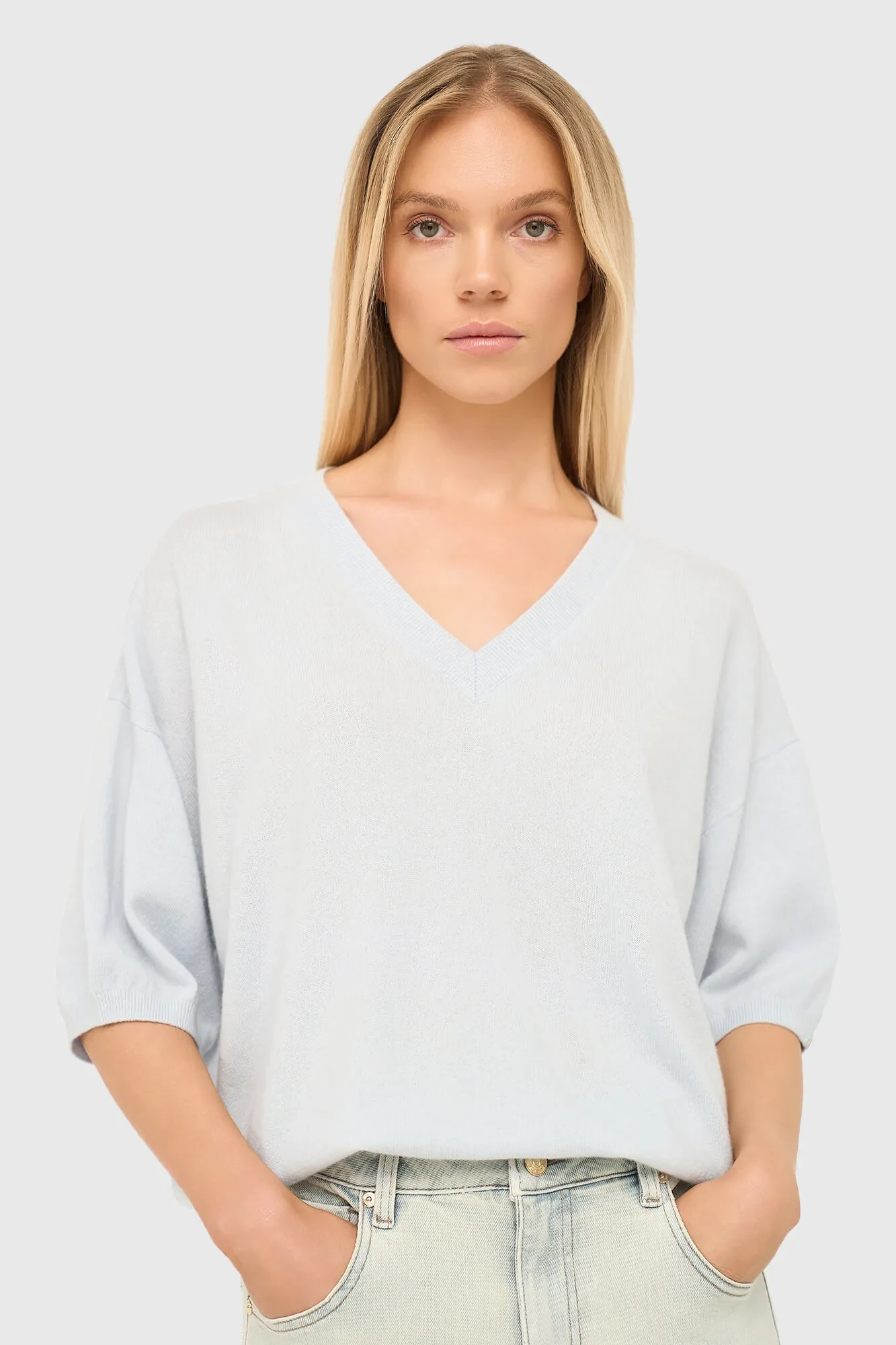 Women's Cashmere V-Neck Romeo Sweater in Light Blue