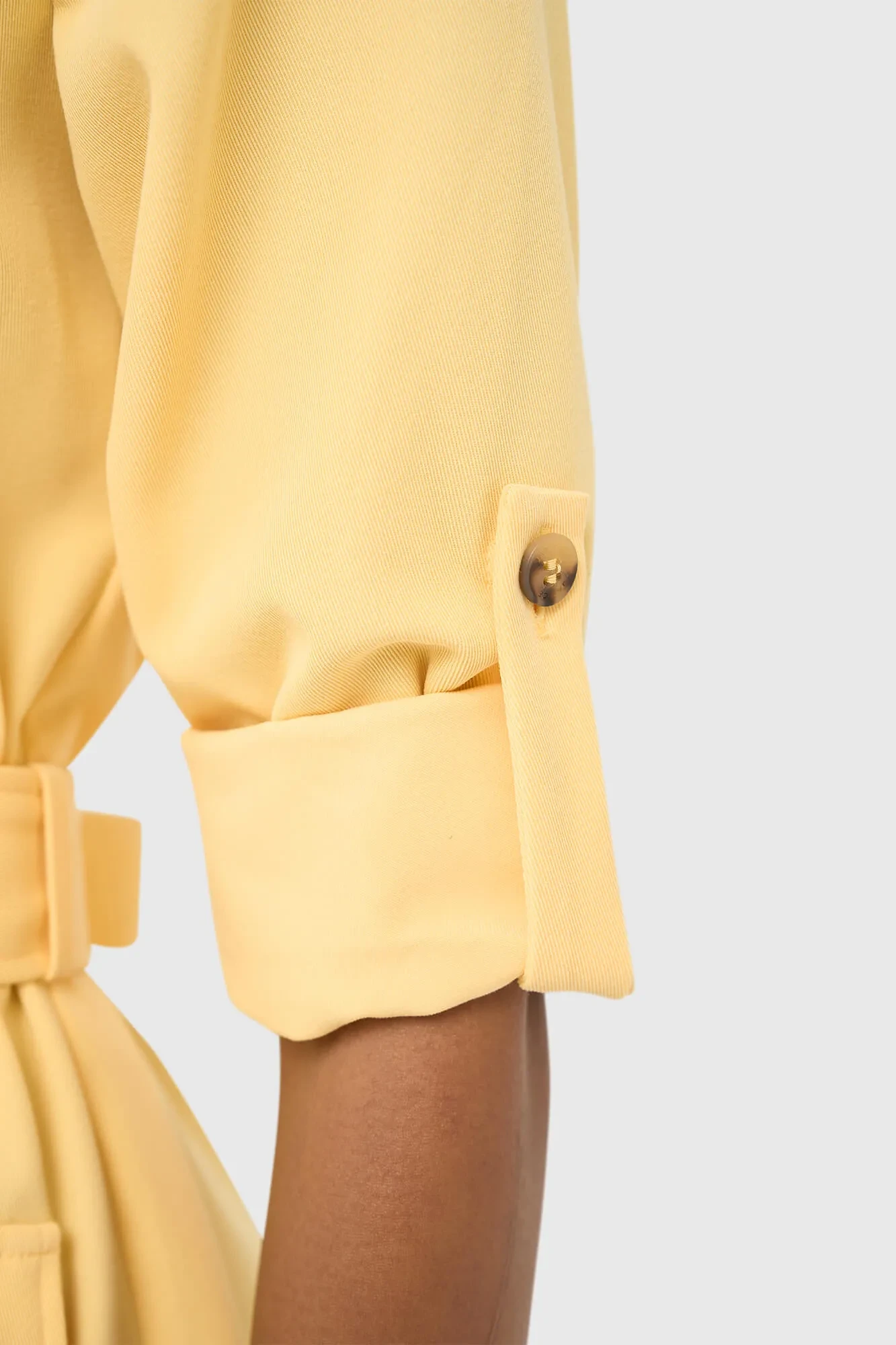 Gelbes Kleid mit Taschen von Alvin