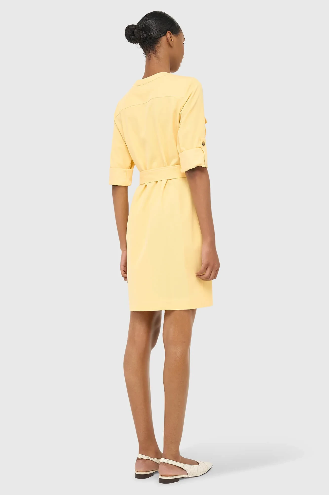 Gelbes Kleid mit Taschen von Alvin