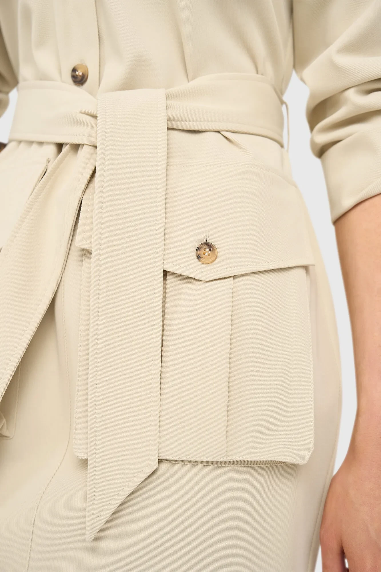 Grünes Kleid mit Taschen von Alvin