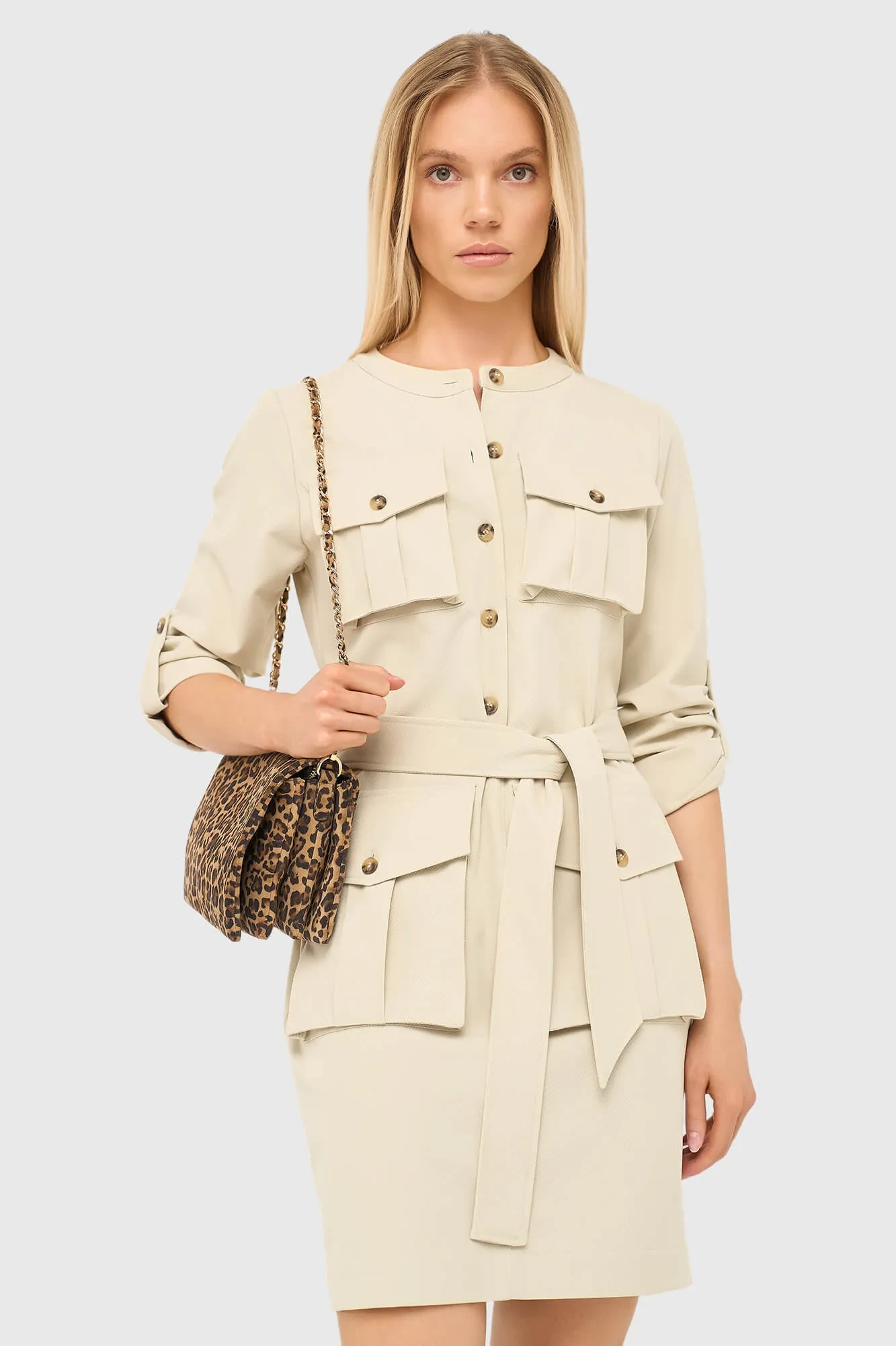 Grünes Kleid mit Taschen von Alvin
