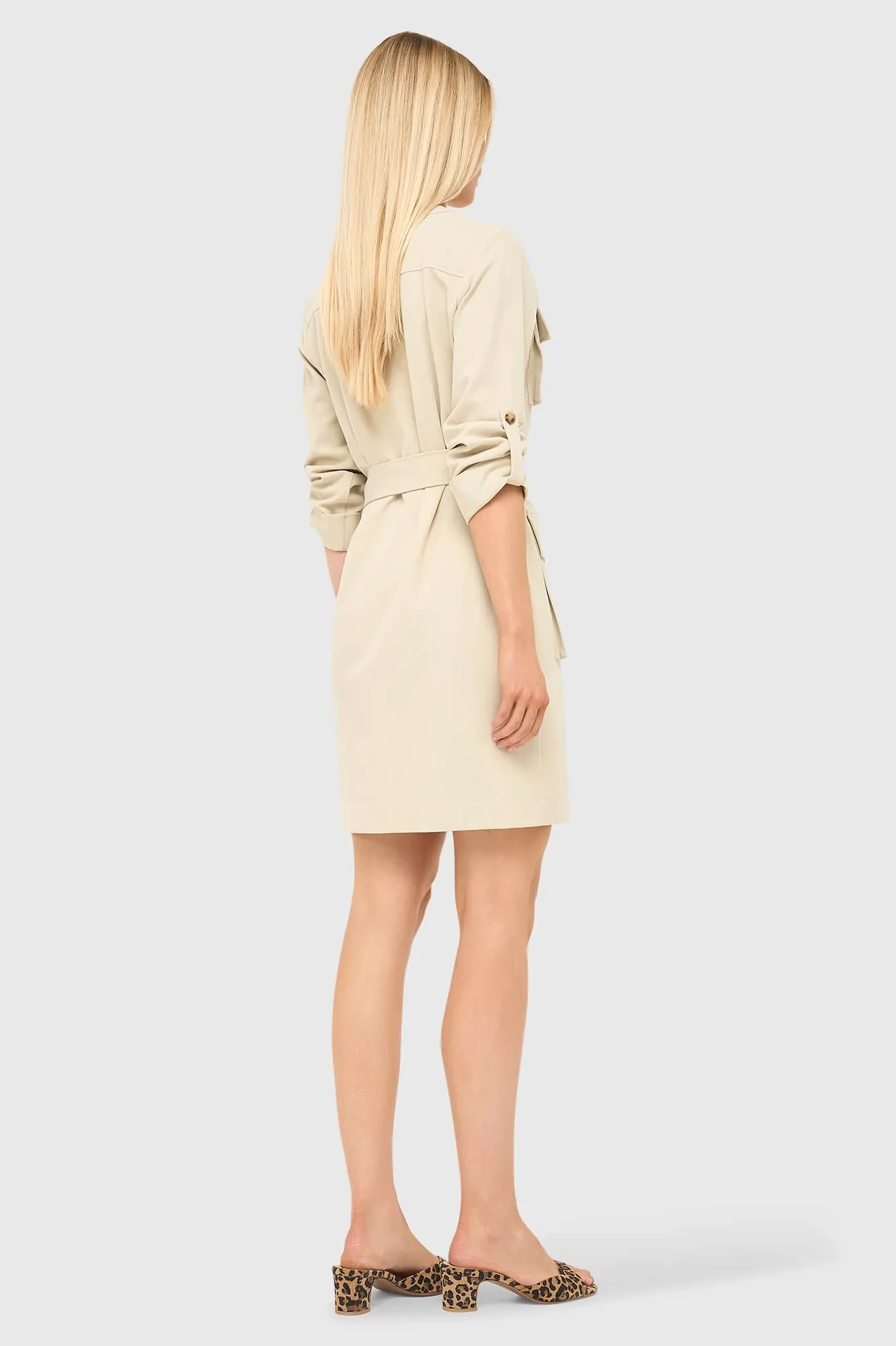 Grünes Kleid mit Taschen von Alvin