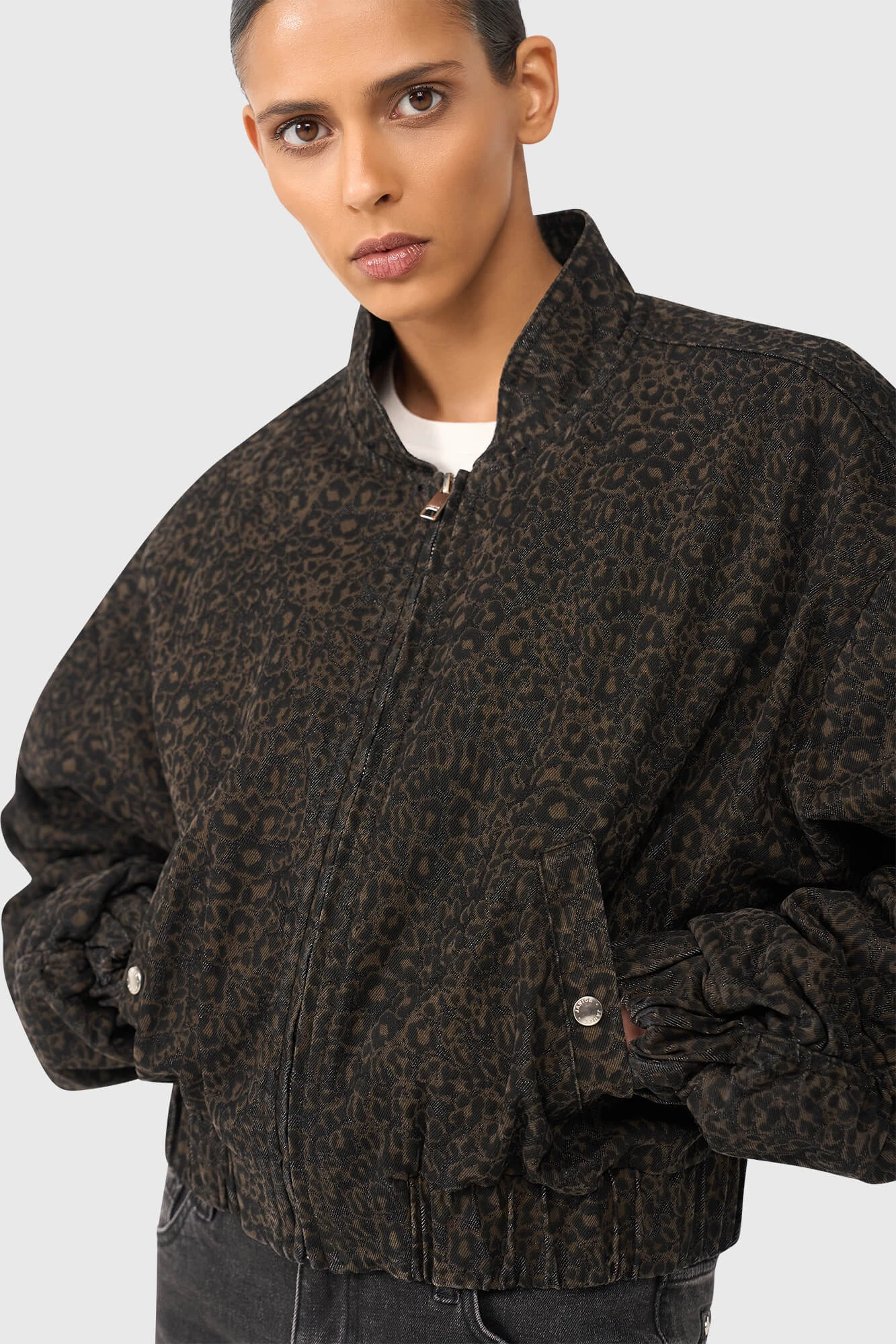 Lexx Black Leopard