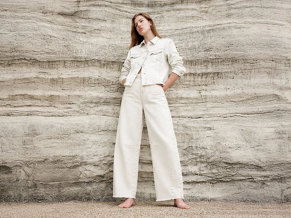 BOUW JE LOOK VERDER IN WHITE DENIM.