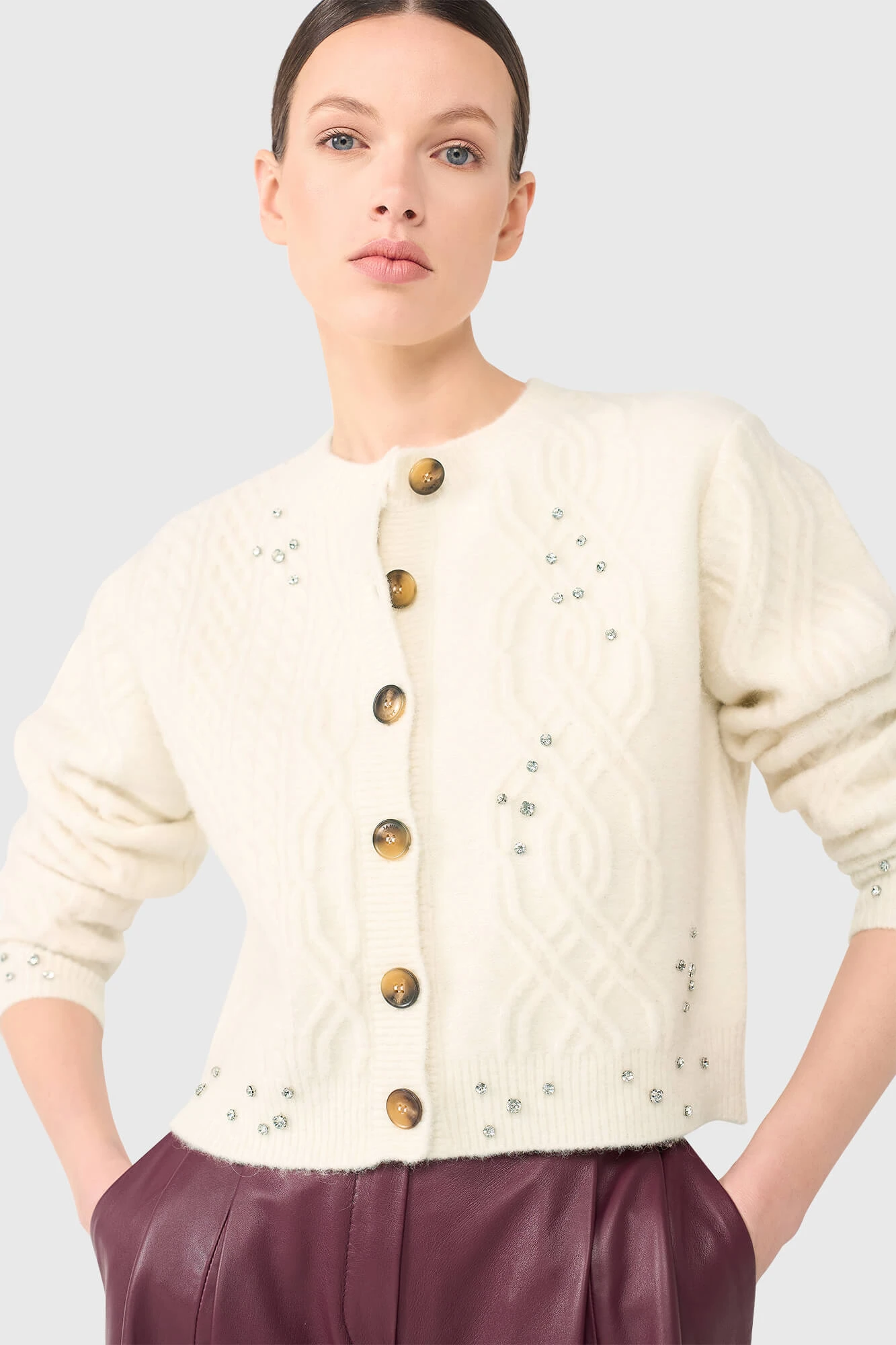 Quincy Off White mit Strasssteinen