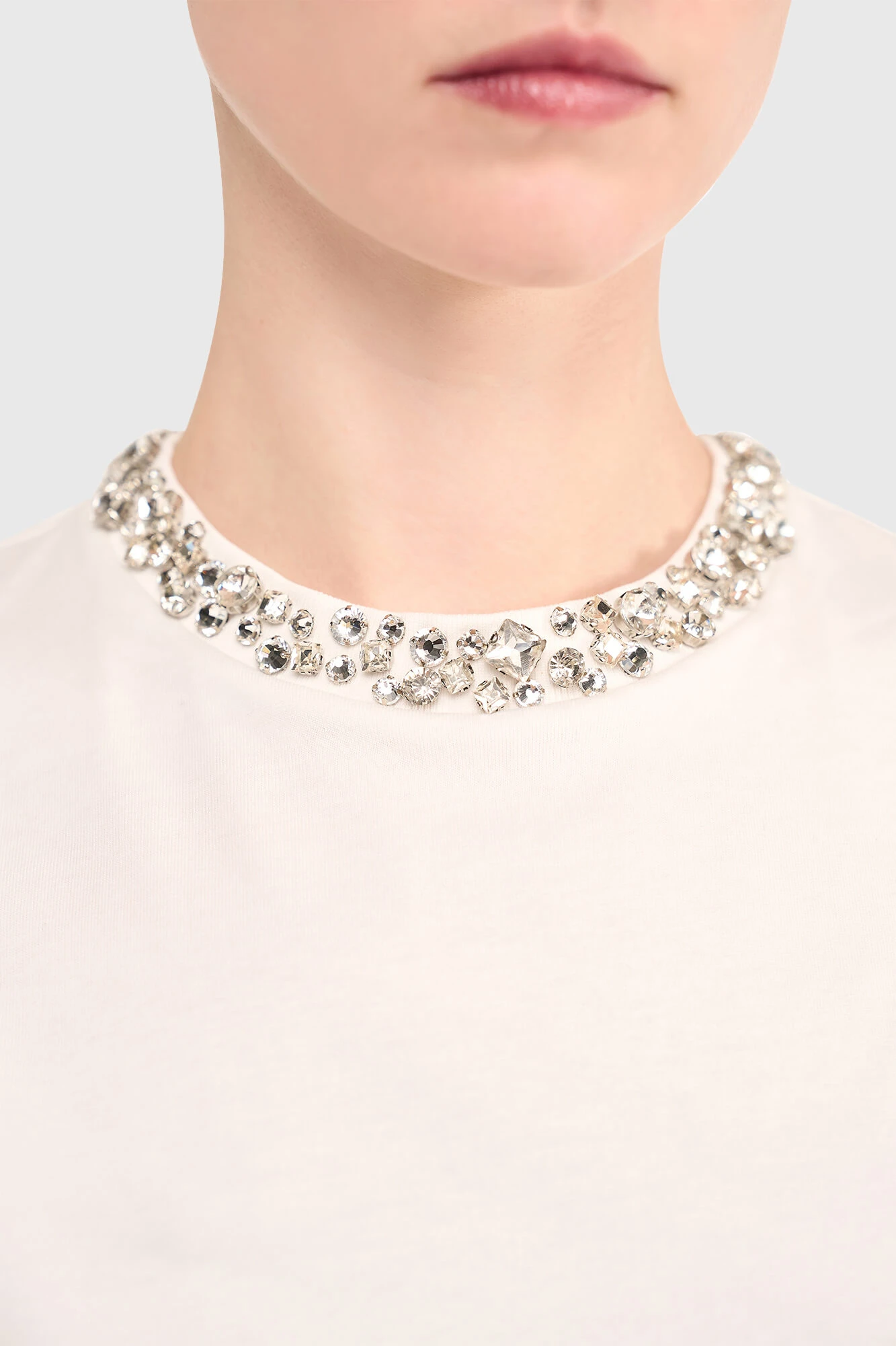 Damen-Shirt mit Strasssteinen, Rock, Weiß